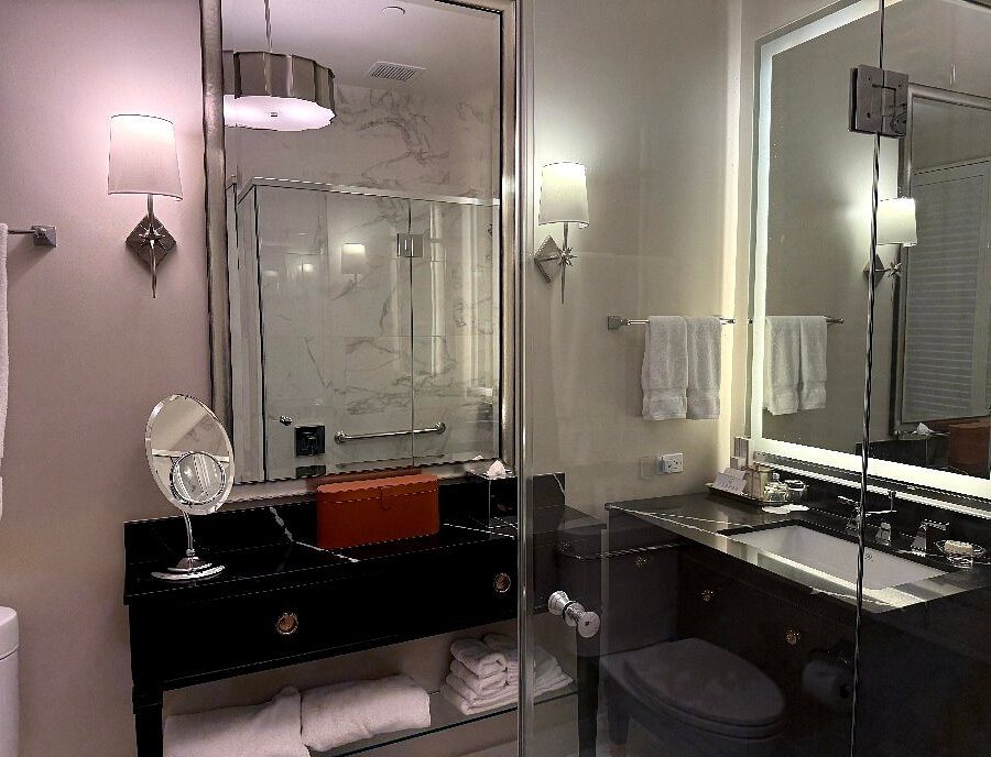 Hotel Drisco Pacific Heights — Bathroom