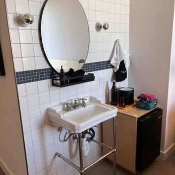 Hotel Dryce — Bathroom