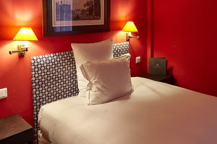 Hotel du Danube Saint Germain — Guest room