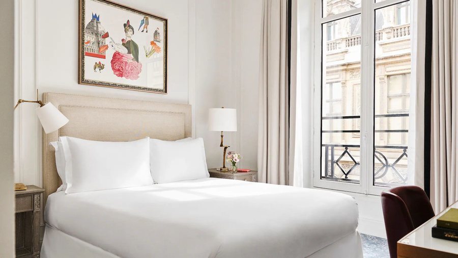 Hotel du Louvre — Guest room