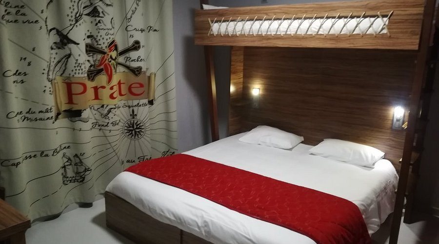 Hotel Du Parc Pirates — Guest room