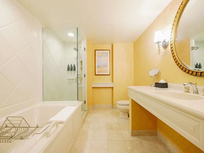 Hotel Du Pont — Bathroom