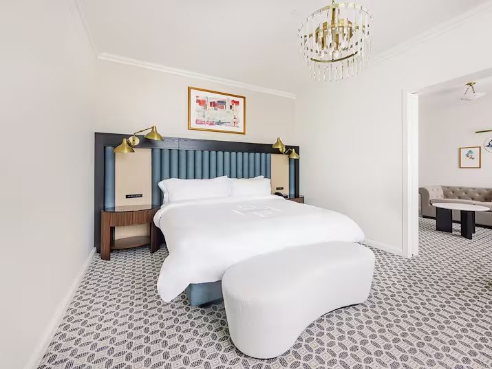 Hotel Du Pont — Guest room