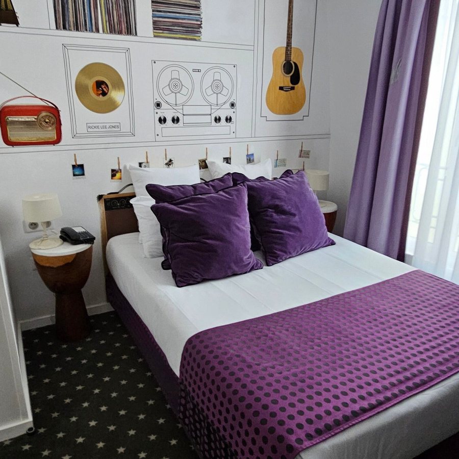 Hotel du Triangle d Or — Guest room