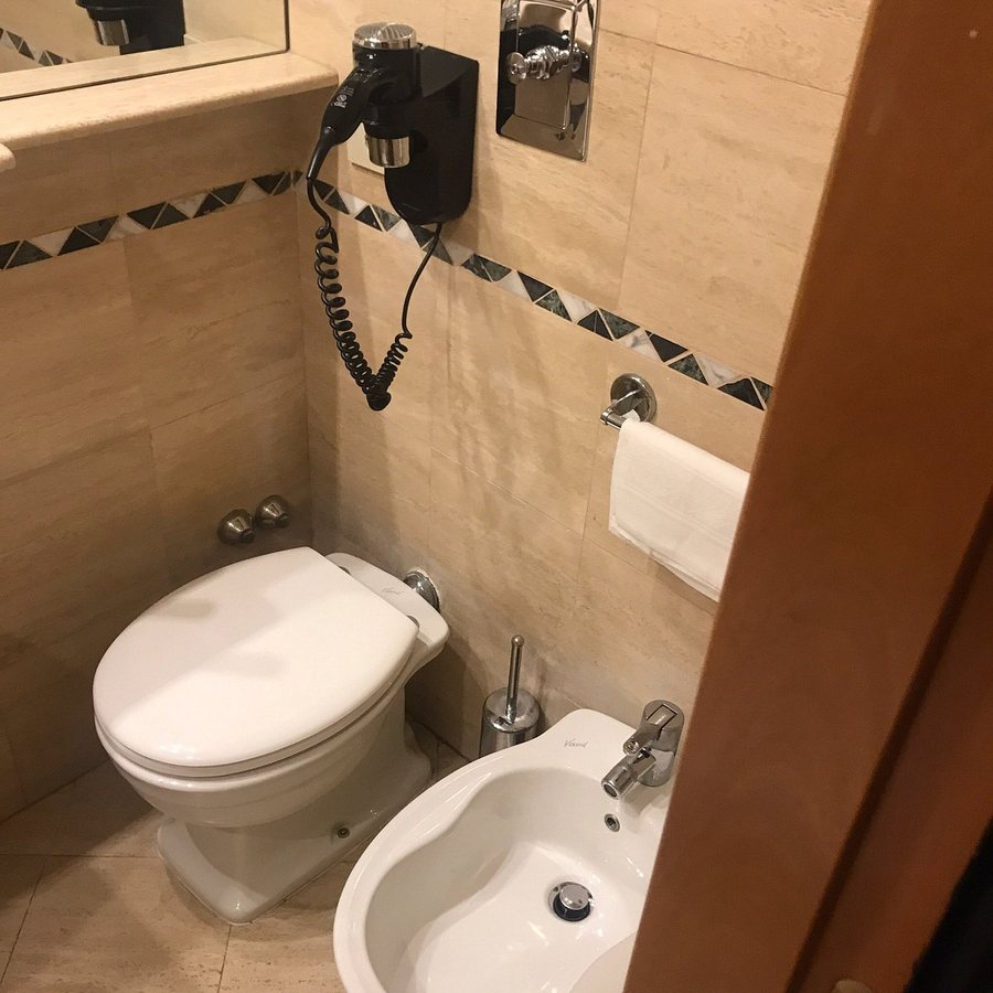 Hotel Duca D Alba — Bathroom