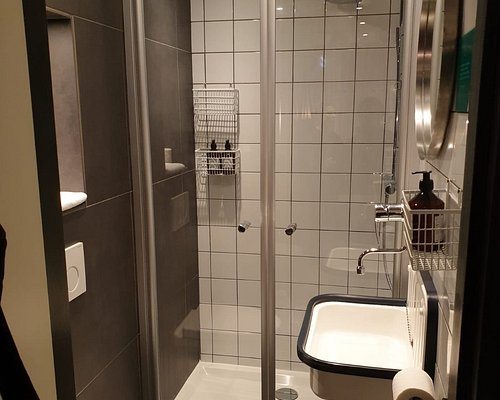 Hotel Dwars — Bathroom