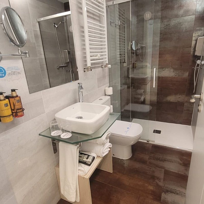 Hotel DWO Abaster — Bathroom