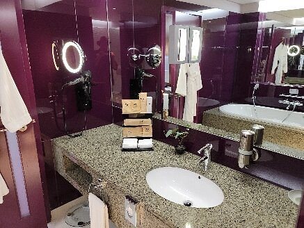 Hotel DXB Dubai International Hotel Dubai Emirate of Dubai — Bathroom