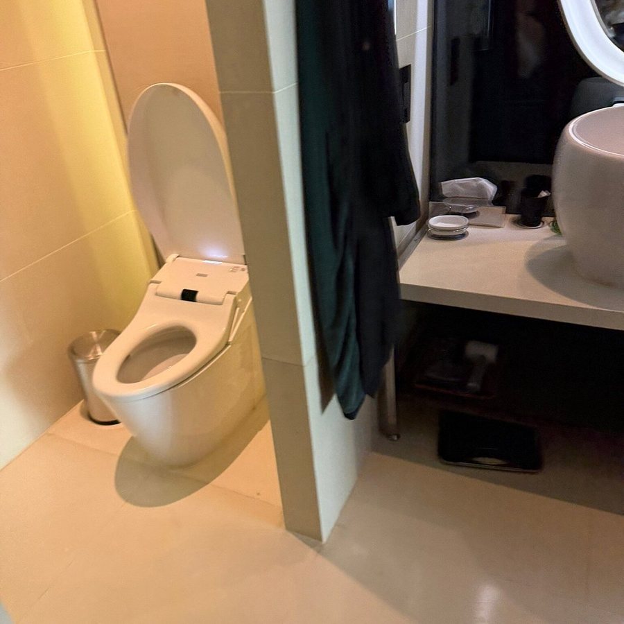 Hotel Eclat Beijing Beijing — Bathroom