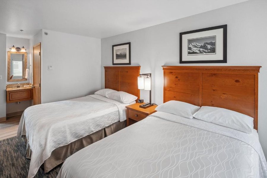 Hotel Edgewater — Guest room