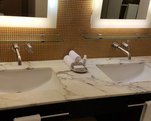 Hotel Edison Miami Beach Florida — Bathroom