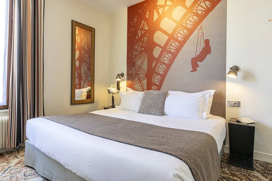 Hotel Eiffel Seine Paris Ile de France — Guest room
