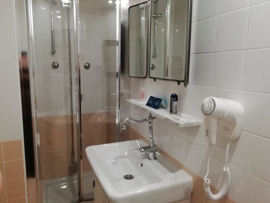 Hotel El Call Barcelona Catalonia — Bathroom