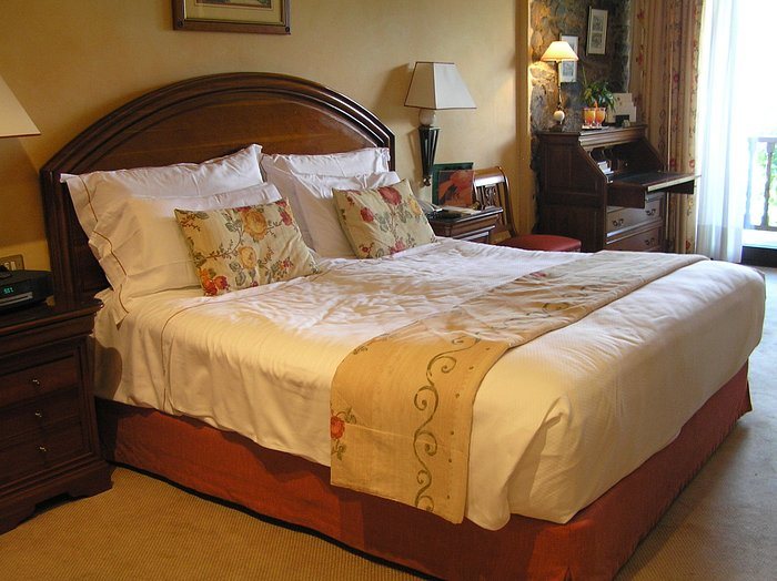 Hotel El Castell De Ciutat — Guest room