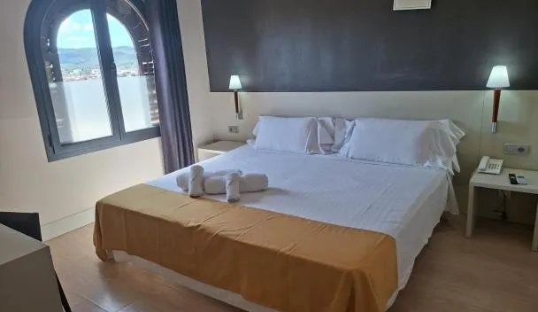Hotel El Castell — Guest room