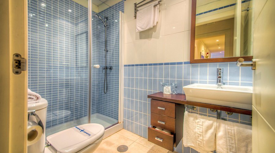 Hotel El Cortijo de Zahara — Bathroom