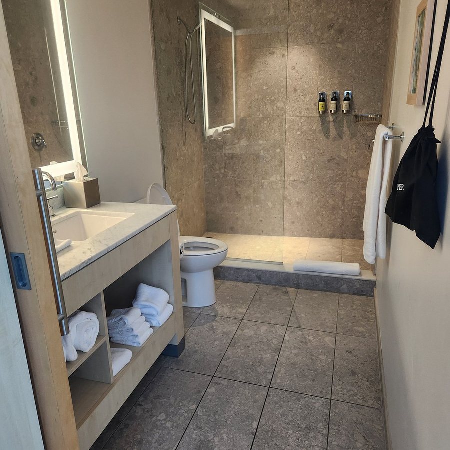 Hotel ELEO — Bathroom