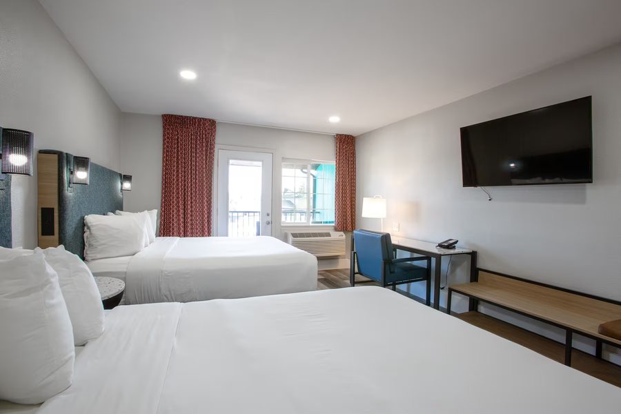 Hotel Elev8 Flagstaff Trademark Collection by Wyndham — Guest room