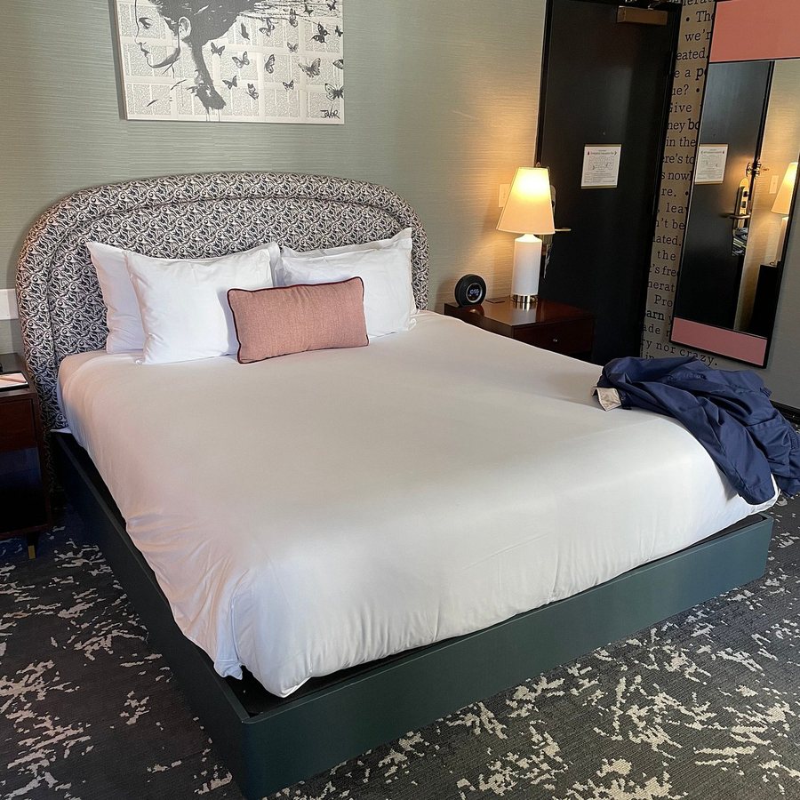 Hotel Emblem San Francisco — Guest room