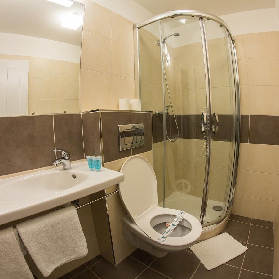 Hotel Erikousa — Bathroom
