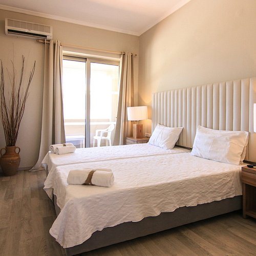 Hotel Erikousa — Guest room