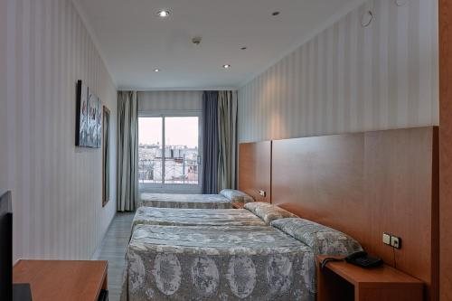 Hotel Espana Ramblas Barcelona Catalonia — Guest room