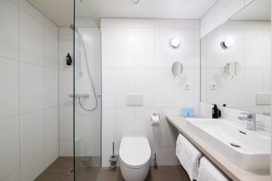 Hotel Exe Vienna — Bathroom