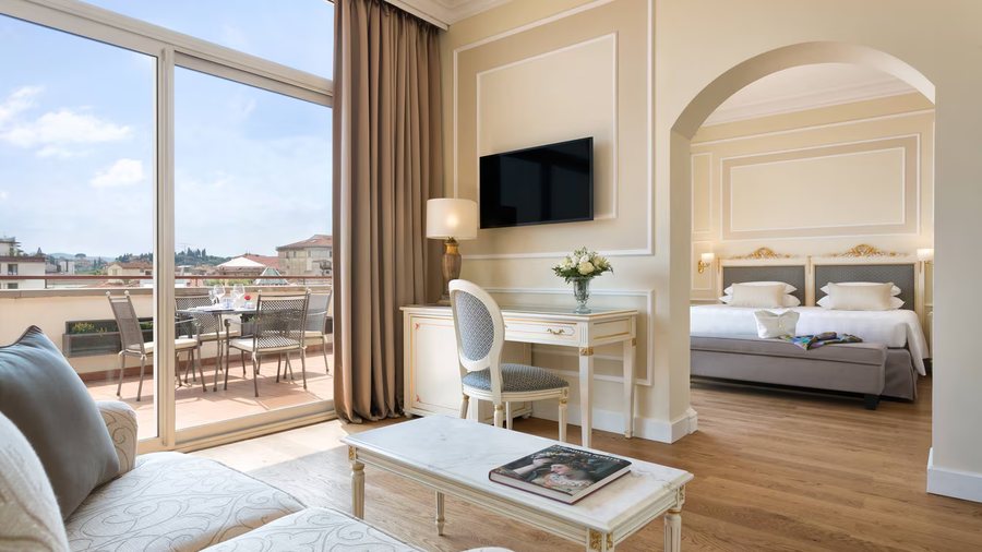 Hotel Executive — Guest room