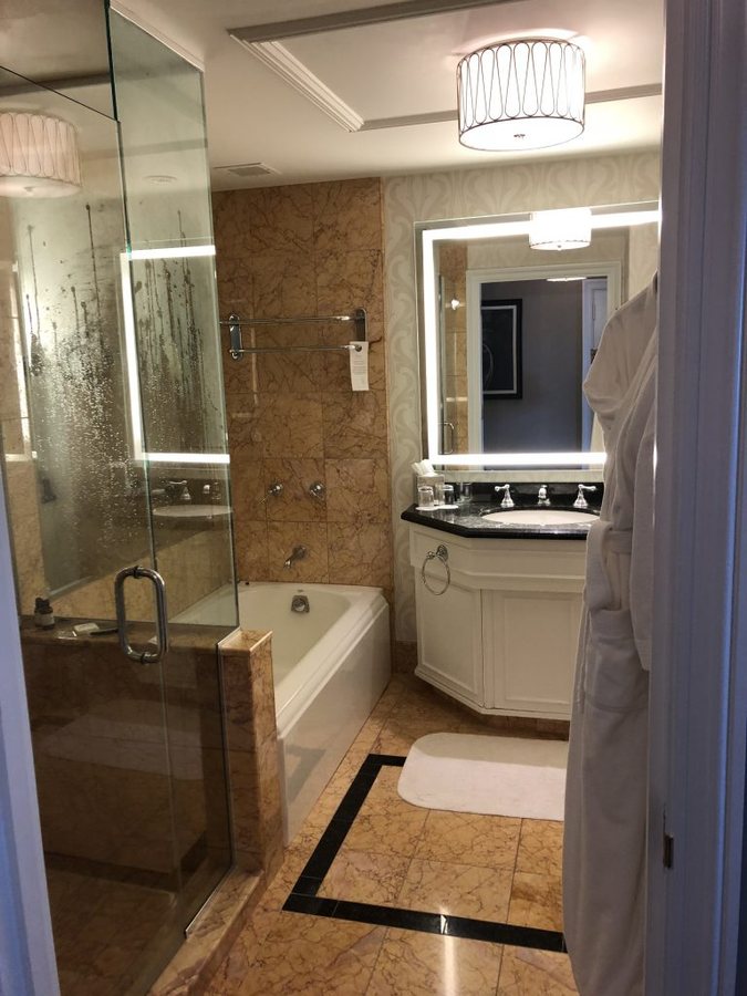 Hotel Fairmont San Francisco — Bathroom