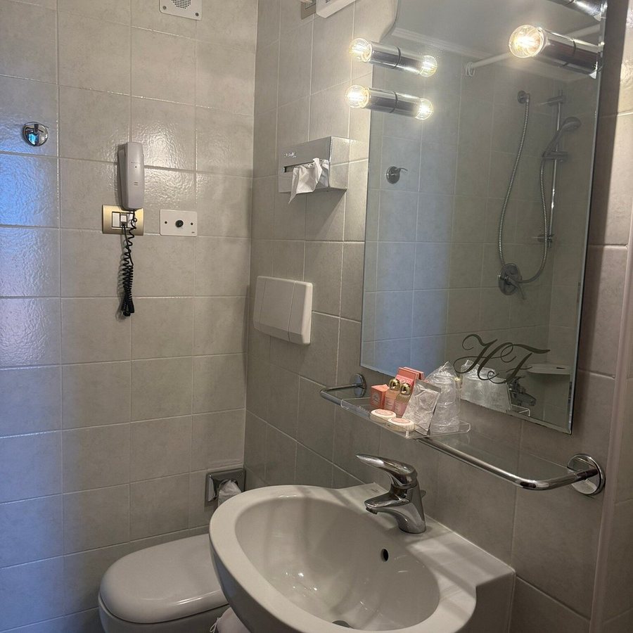 Hotel Falier — Bathroom