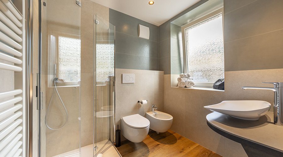 Hotel Faloria — Bathroom