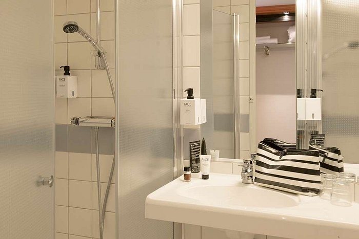 Hotel Falun — Bathroom