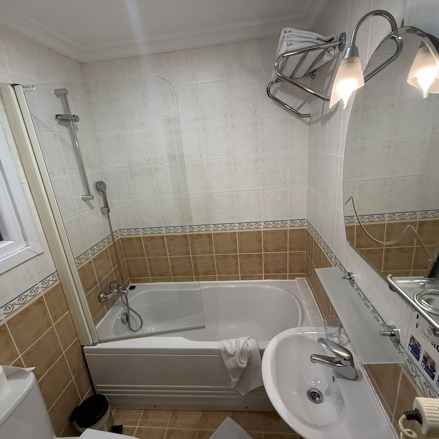 Hotel Fehmi Bey Istanbul — Bathroom