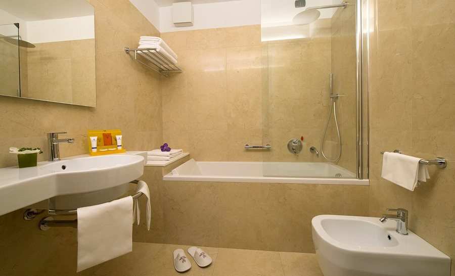 Hotel Fenice — Bathroom