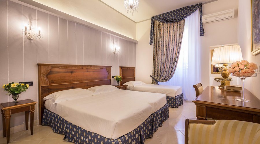 Hotel Firenze — Guest room