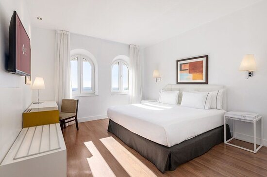 Hotel Florida — Guest room