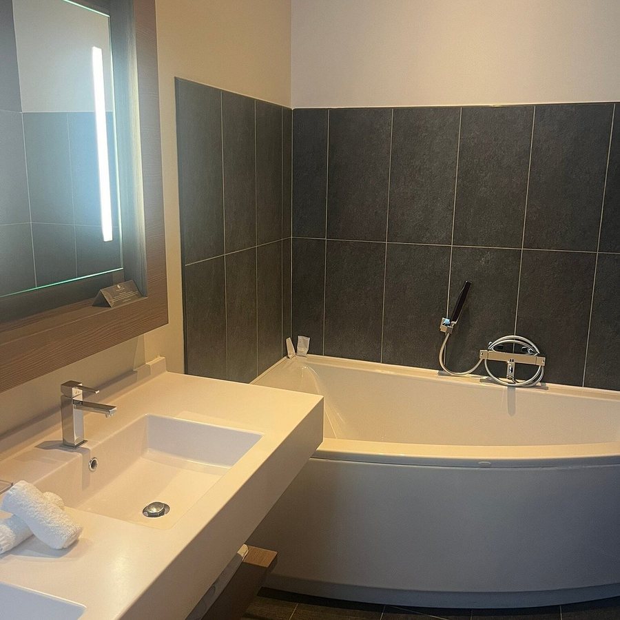 Hotel Francois 1er — Bathroom