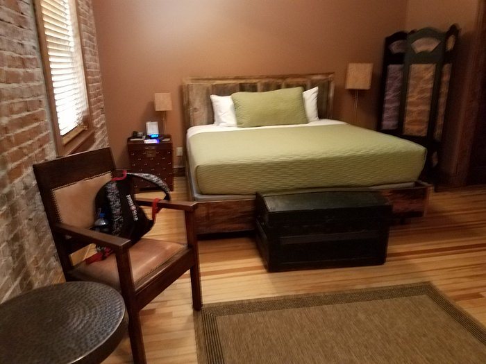 Hotel Frederick Boonville Missouri — Guest room