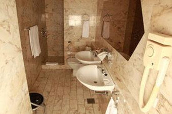 HOTEL Frederikshavn — Bathroom