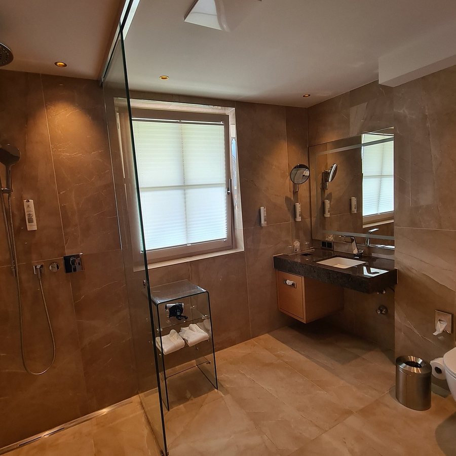 Hotel Friesacher — Bathroom