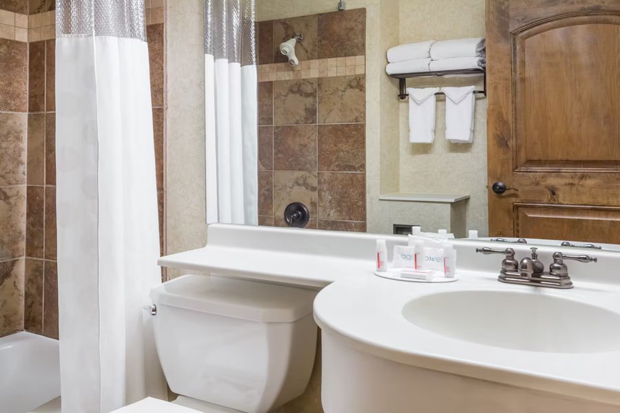 Hotel Frisco Colorado — Bathroom