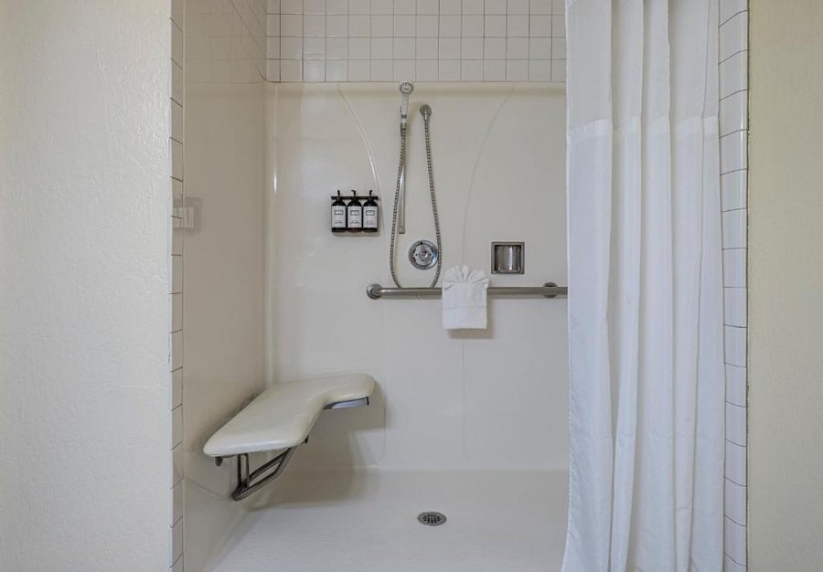 Hotel Fusion — Bathroom
