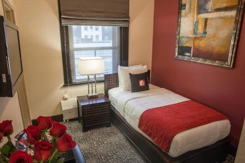 Hotel Fusion — Guest room