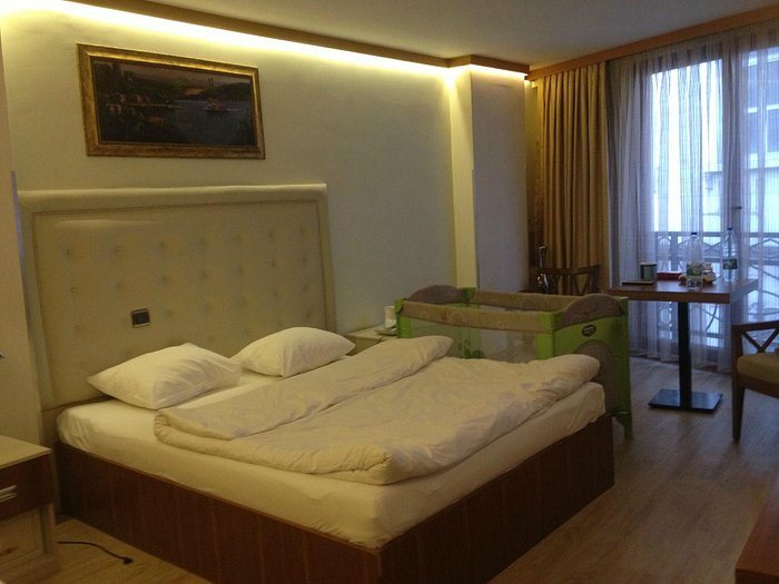 Hotel Galata Palace Istanbul — Guest room