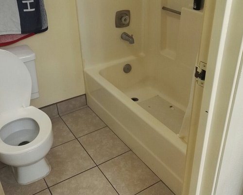Hotel Galaxy Las Vegas Nevada — Bathroom