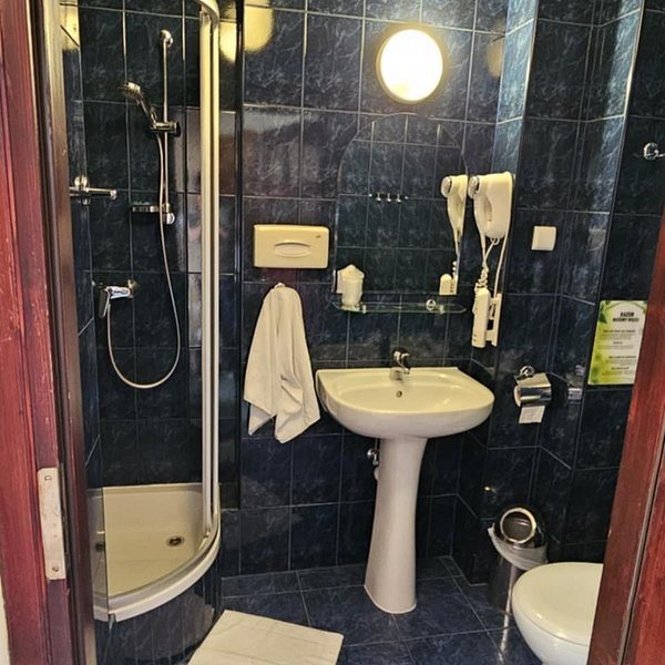 Hotel Galicya — Bathroom