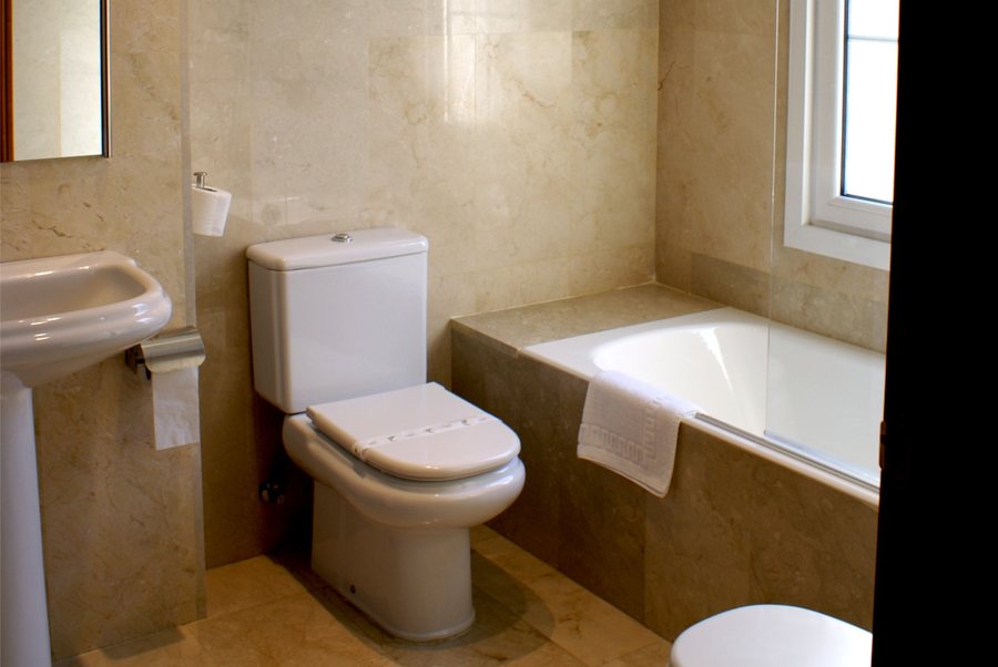 Hotel Gernika — Bathroom