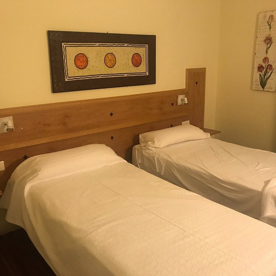Hotel Gernika — Guest room