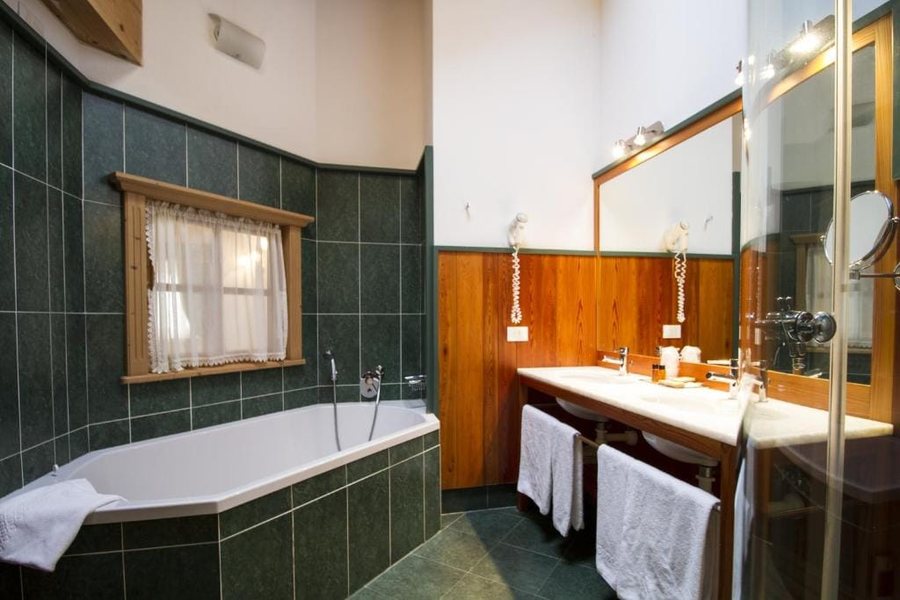 Hotel Gianna — Bathroom