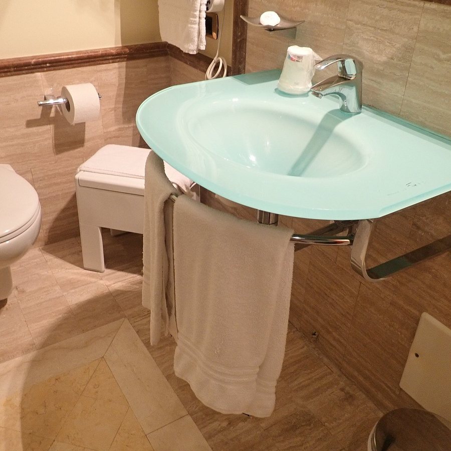 Hotel Giardino Inglese — Bathroom